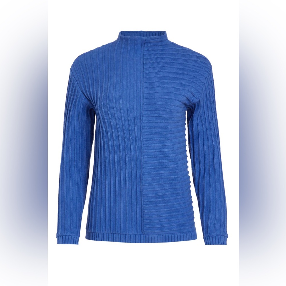 NWT Compass Top - Carlisle Collection